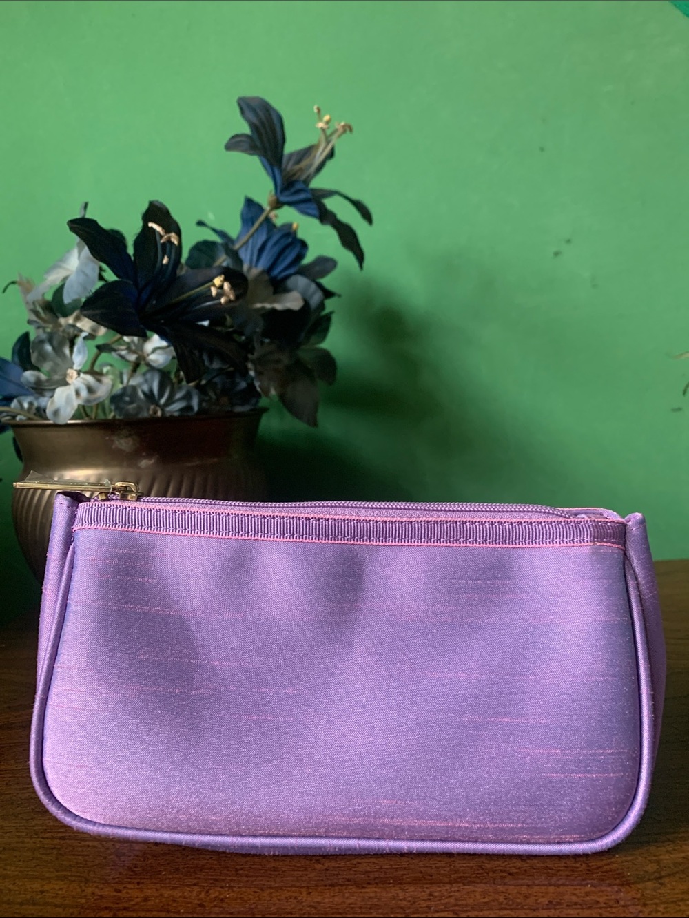 NWOT Ester Lauder Purple Pink Makeup Bag